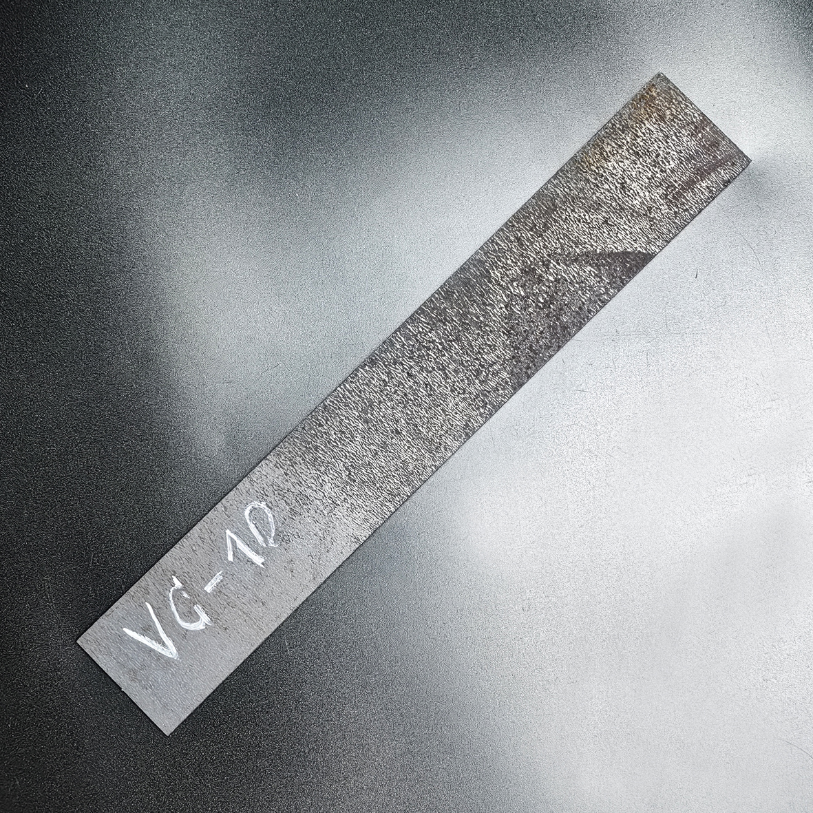 Заготовка для ножа из стали VG-10 размеры: 250х40х3,5 мм